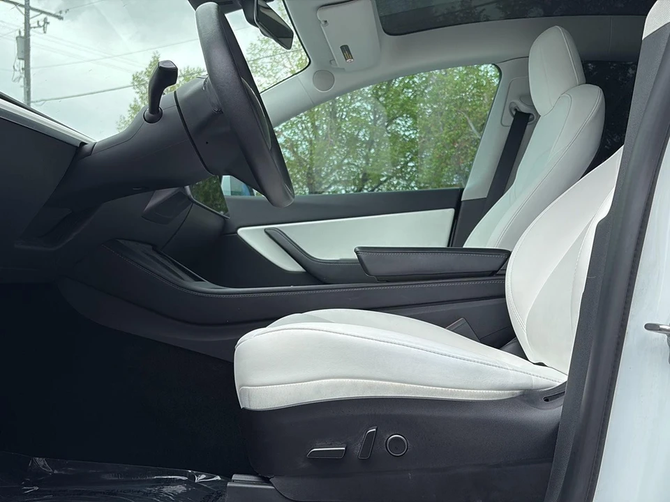 2022 Tesla Model Y - Image 16 of 21