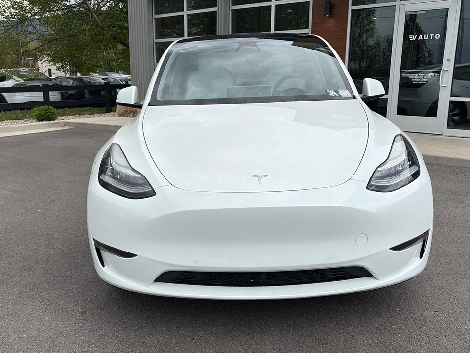2022 Tesla Model Y - Image 3 of 21