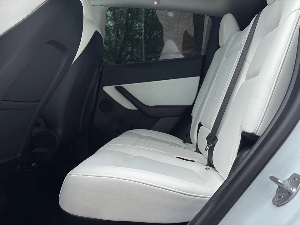 2022 Tesla Model Y - Image 19 of 21