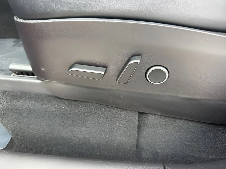 2022 Tesla Model Y - Image 10 of 12
