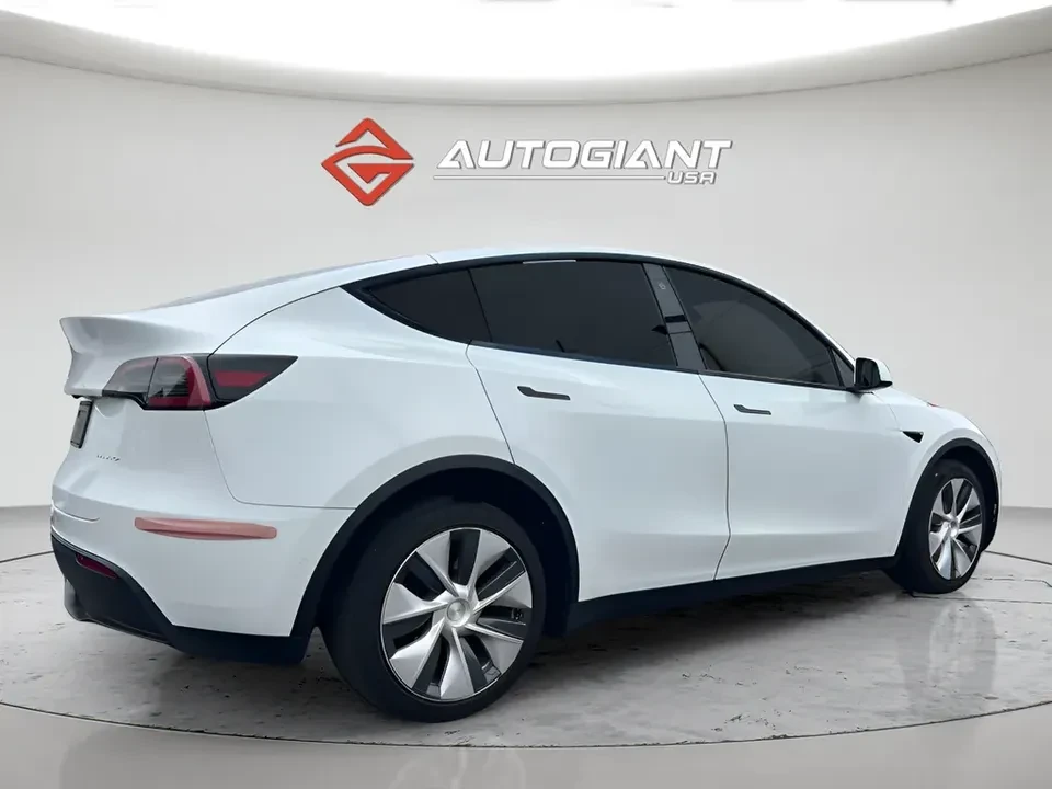 2022 Tesla Model Y - Image 8 of 20