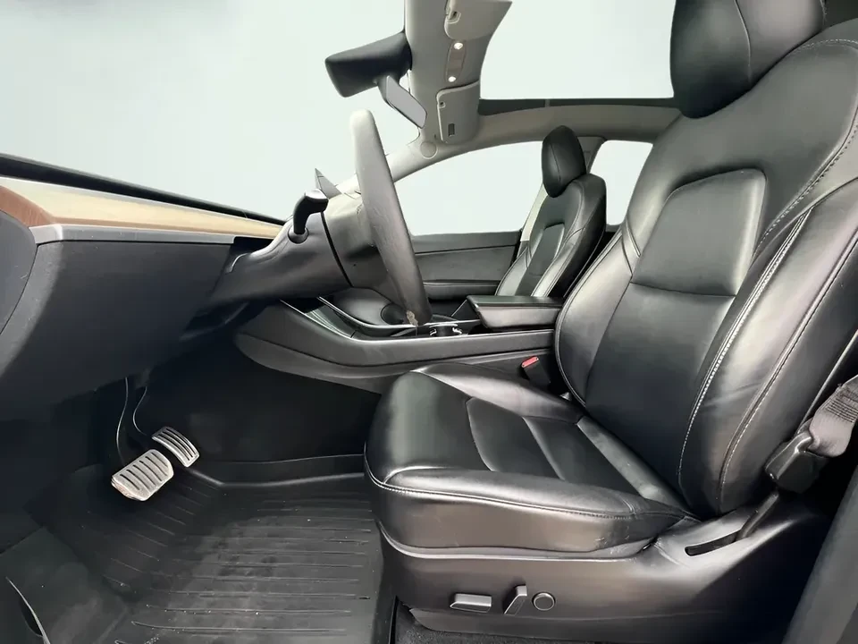 2022 Tesla Model Y - Image 16 of 20