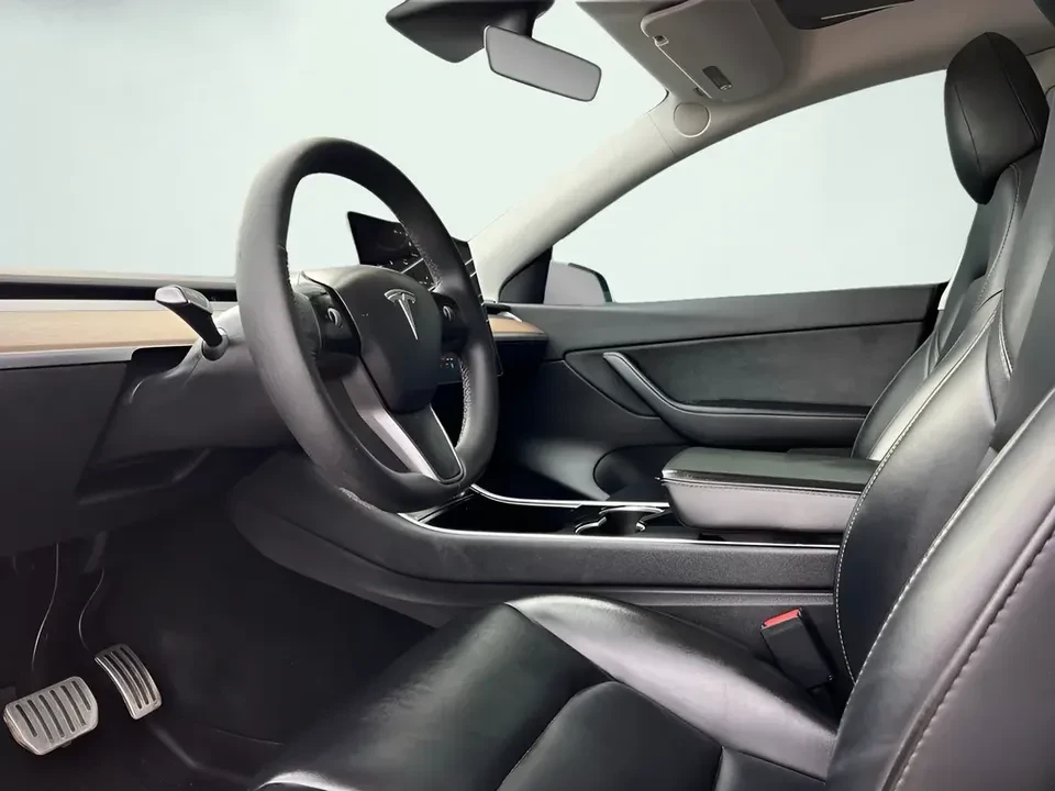 2022 Tesla Model Y - Image 2 of 20