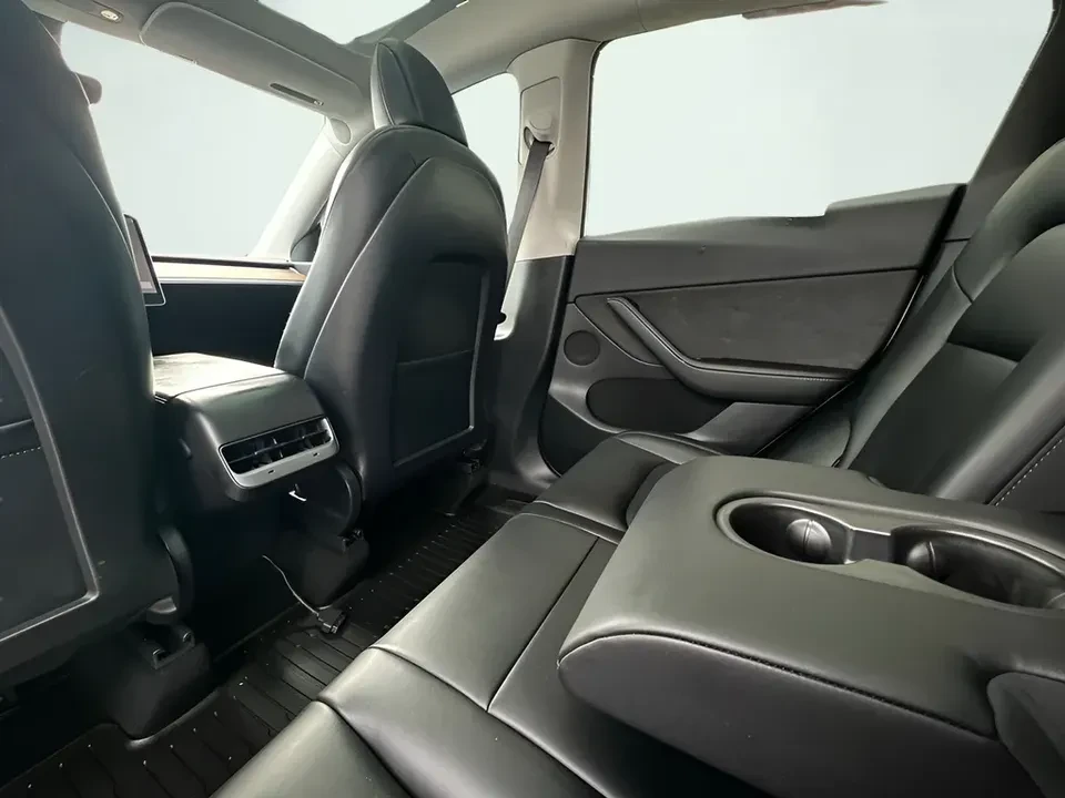 2022 Tesla Model Y - Image 19 of 20