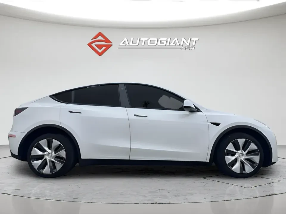 2022 Tesla Model Y - Image 9 of 20