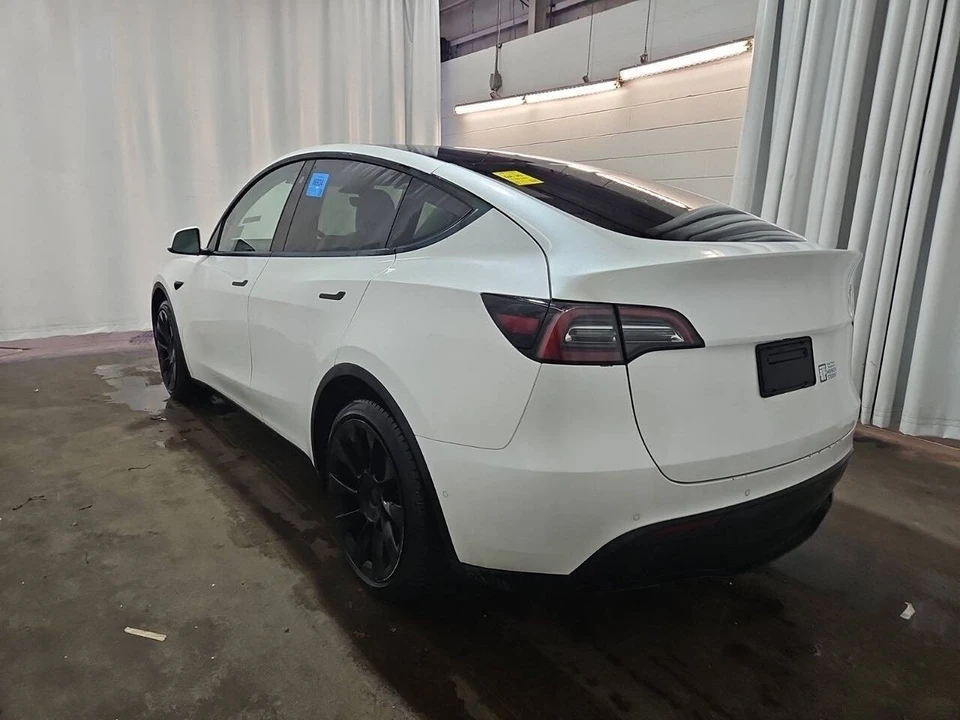 2022 Tesla Model Y - Image 5 of 8
