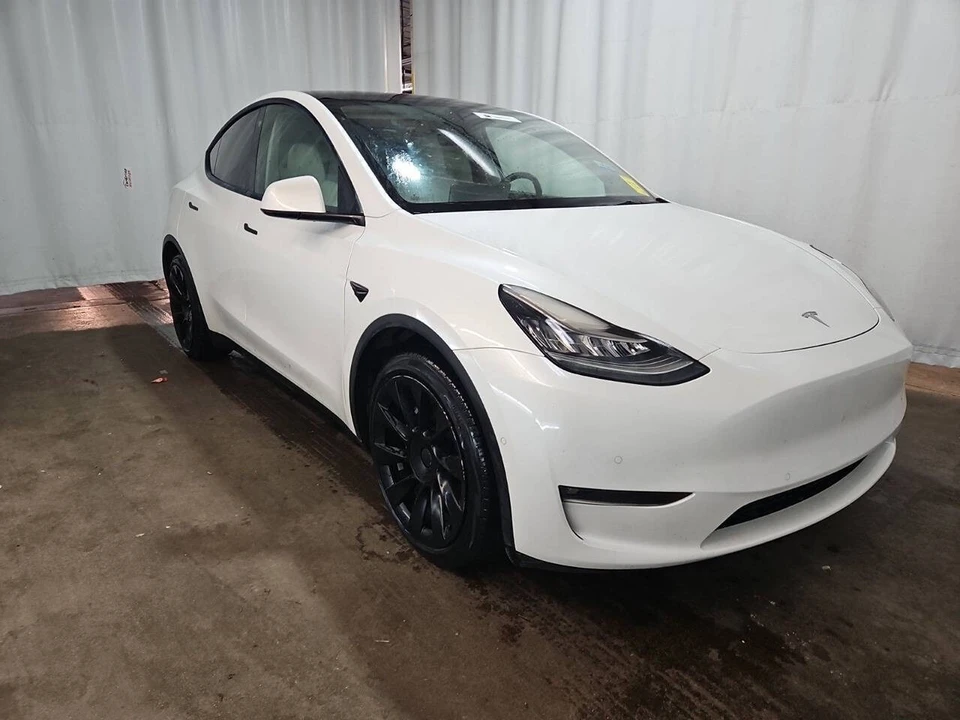 2022 Tesla Model Y - Image 2 of 8
