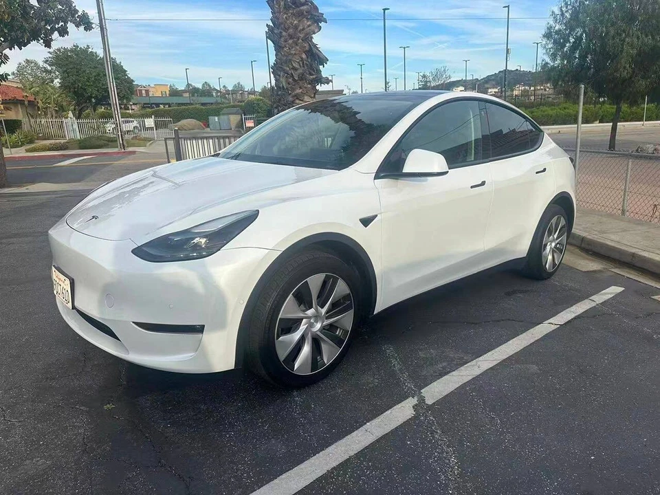 2022 Tesla Model Y - Image 2 of 13