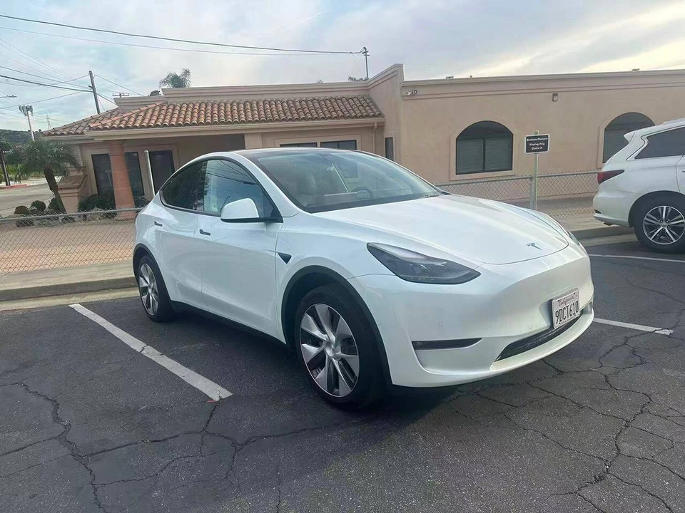 2022 Tesla Model Y - Image 6 of 13