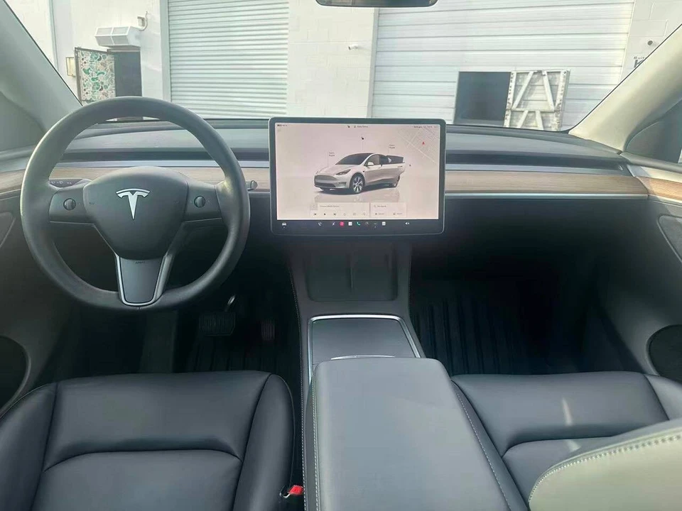 2022 Tesla Model Y - Image 10 of 13