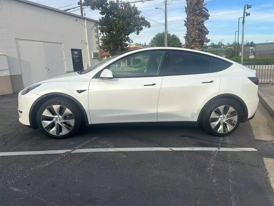 2022 Tesla Model Y - Image 7 of 13