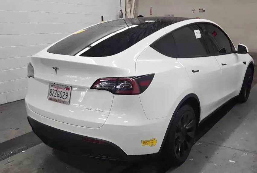 2022 Tesla Model Y - Image 3 of 10