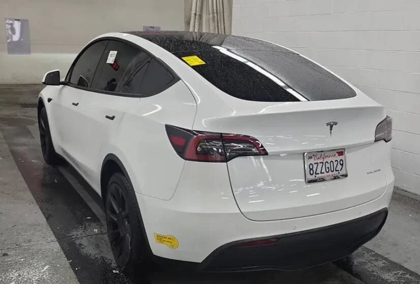 2022 Tesla Model Y - Image 7 of 10