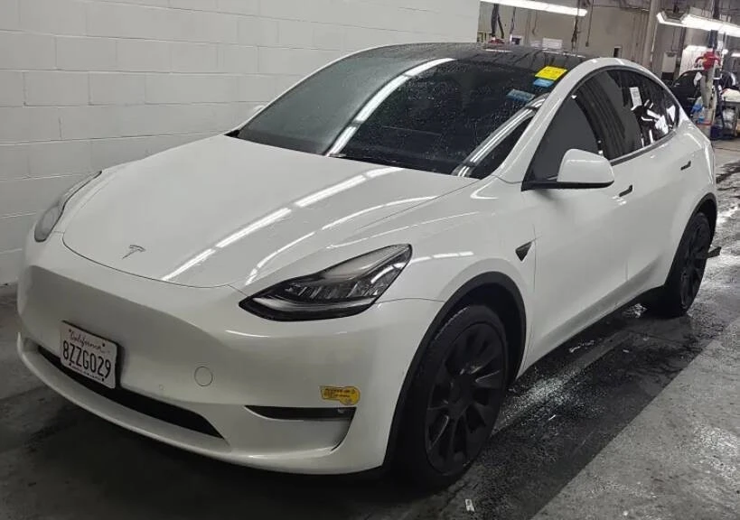 2022 Tesla Model Y - Image 2 of 10