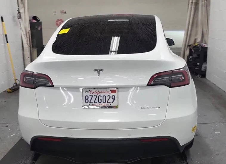 2022 Tesla Model Y - Image 5 of 10