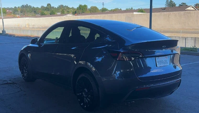 2022 Tesla Model Y - Image 8 of 10