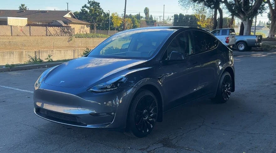 2022 Tesla Model Y - Image 2 of 10