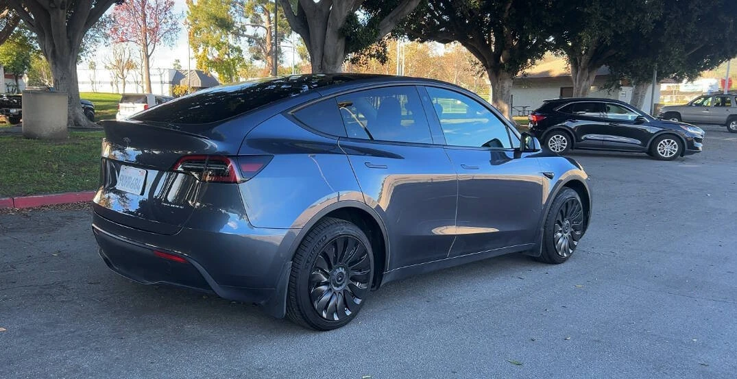 2022 Tesla Model Y - Image 3 of 10