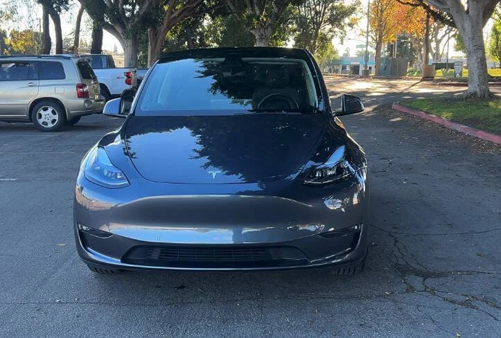 2022 Tesla Model Y - Image 4 of 10