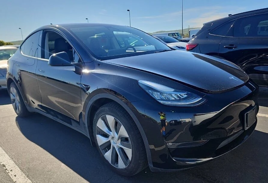 2022 Tesla Model Y - Image 5 of 10