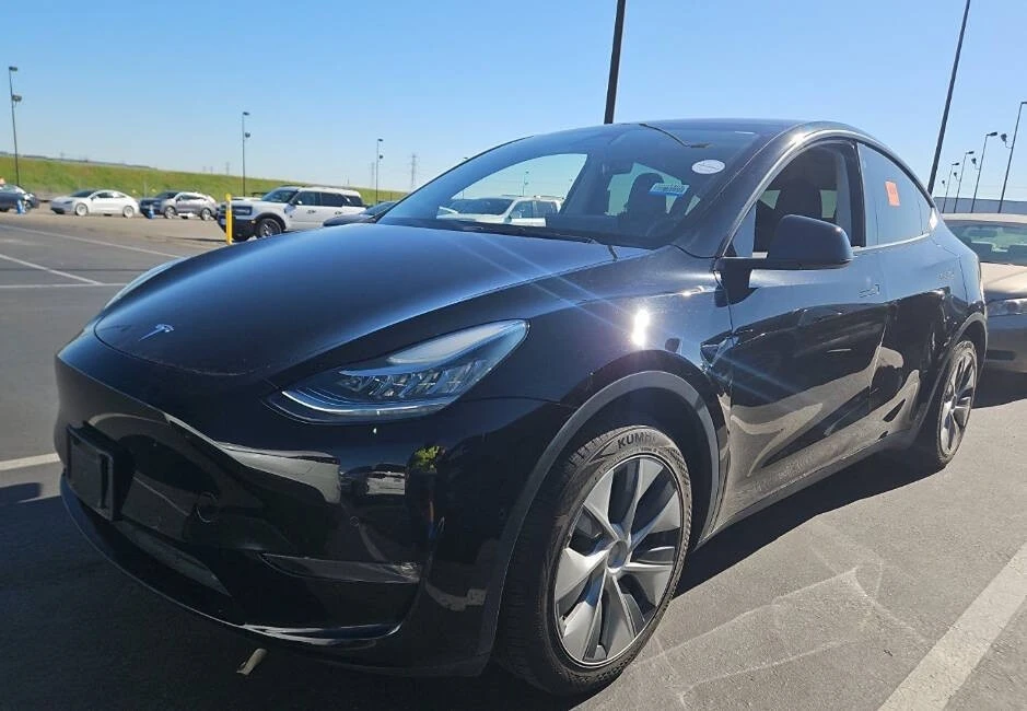 2022 Tesla Model Y - Image 4 of 10