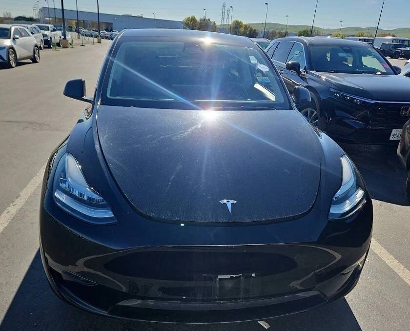 2022 Tesla Model Y - Image 7 of 10