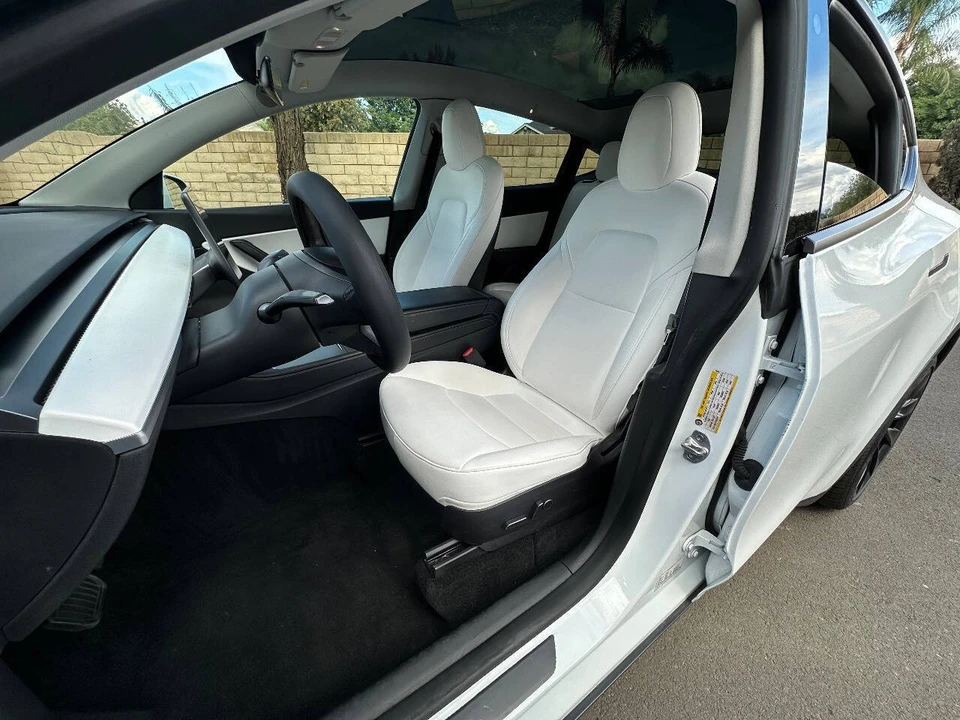 2022 Tesla Model Y - Image 17 of 21