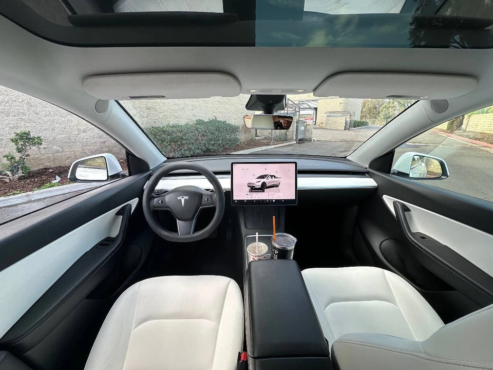 2022 Tesla Model Y - Image 19 of 21
