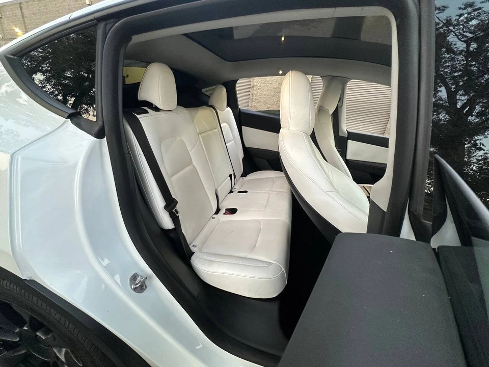 2022 Tesla Model Y - Image 12 of 18