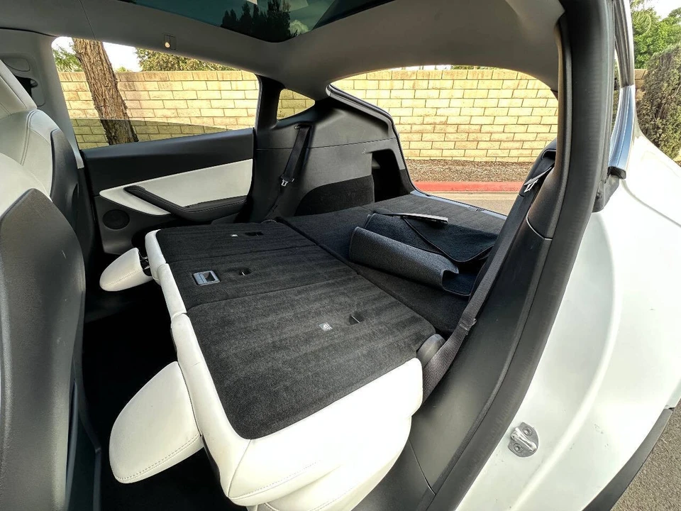 2022 Tesla Model Y - Image 16 of 21