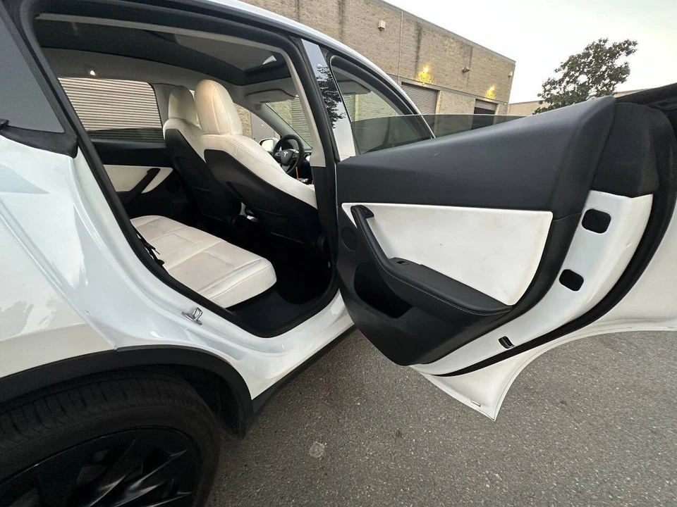 2022 Tesla Model Y - Image 11 of 18