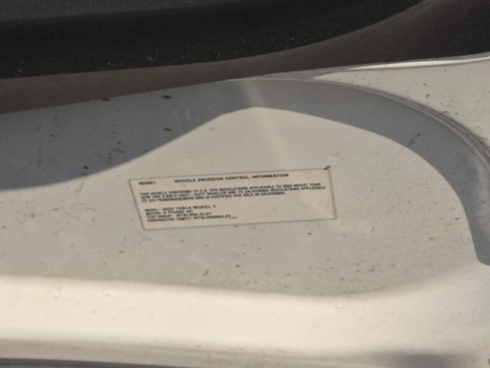2022 Tesla Model Y - Image 14 of 18