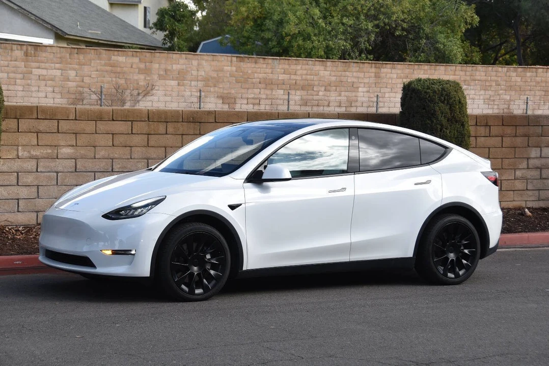 2022 Tesla Model Y - Image 8 of 12