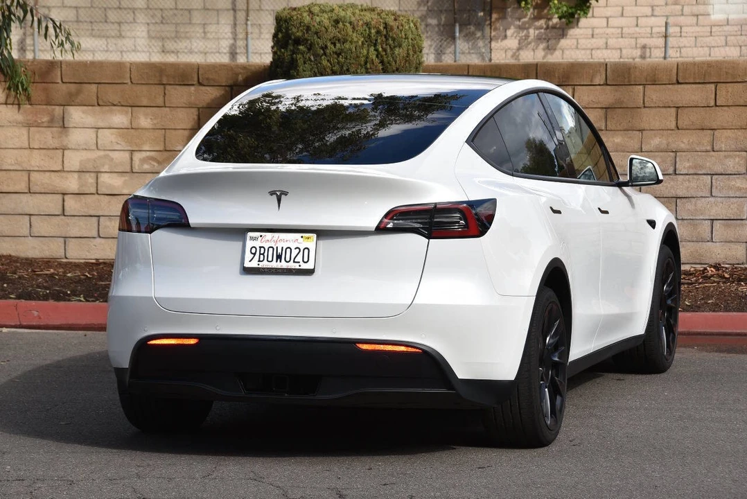 2022 Tesla Model Y - Image 18 of 21