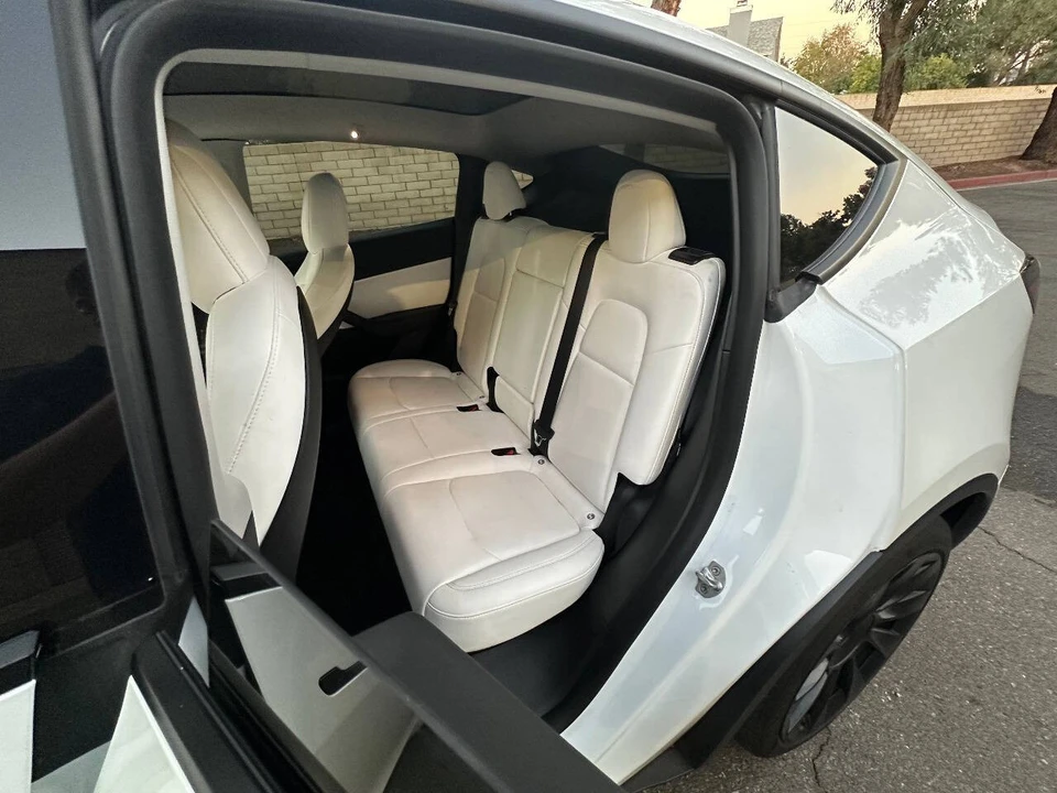 2022 Tesla Model Y - Image 10 of 18