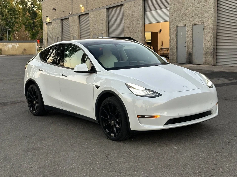 2022 Tesla Model Y - Image 7 of 18