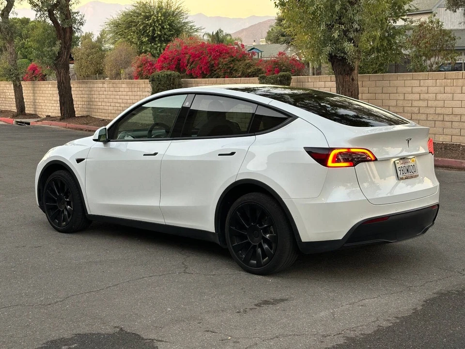 2022 Tesla Model Y - Image 6 of 18