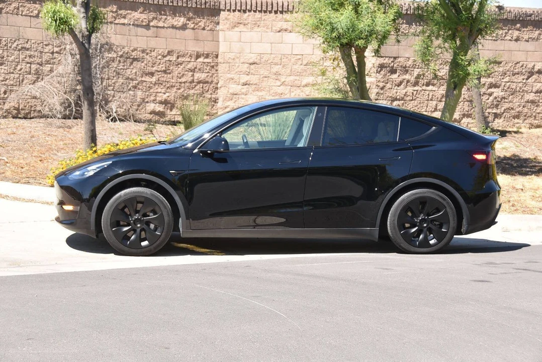 2022 Tesla Model Y - Image 13 of 21