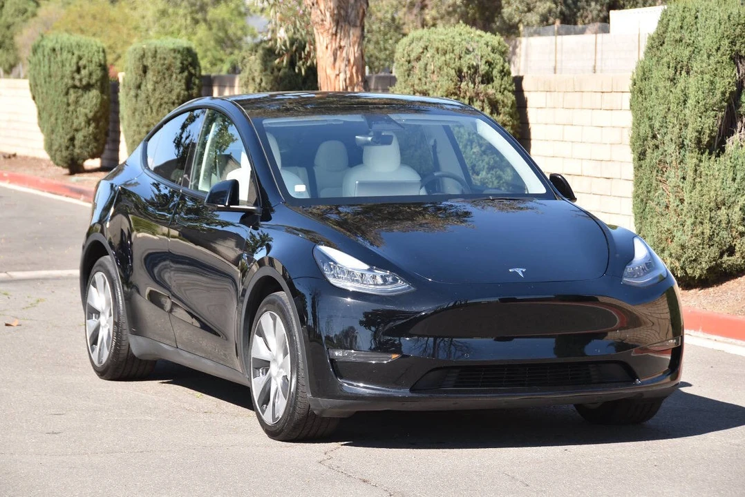 2022 Tesla Model Y - Image 19 of 21