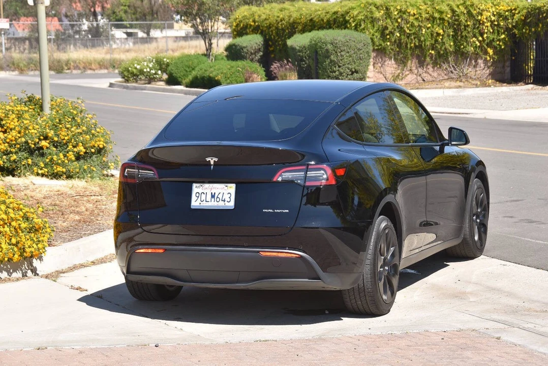 2022 Tesla Model Y - Image 18 of 21