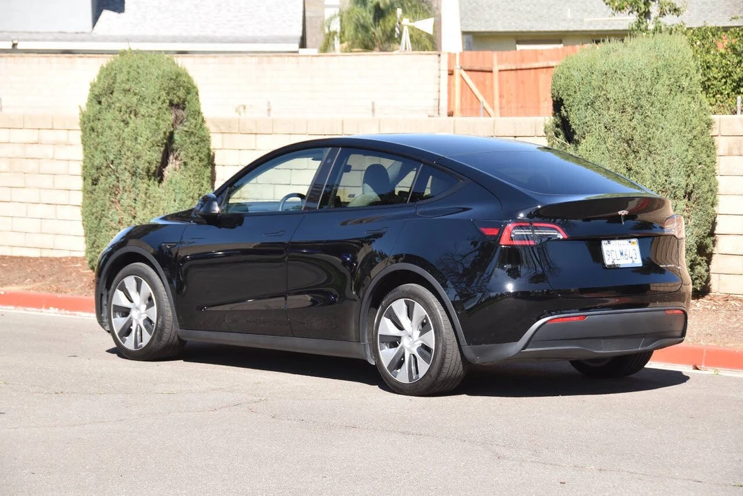 2022 Tesla Model Y - Image 14 of 21