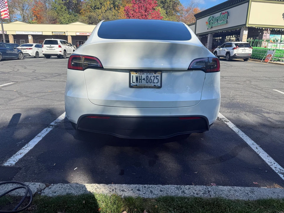 2022 Tesla Model Y - Image 12 of 31