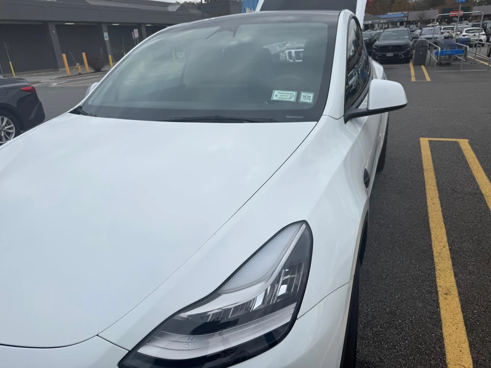 2022 Tesla Model Y - Image 23 of 31