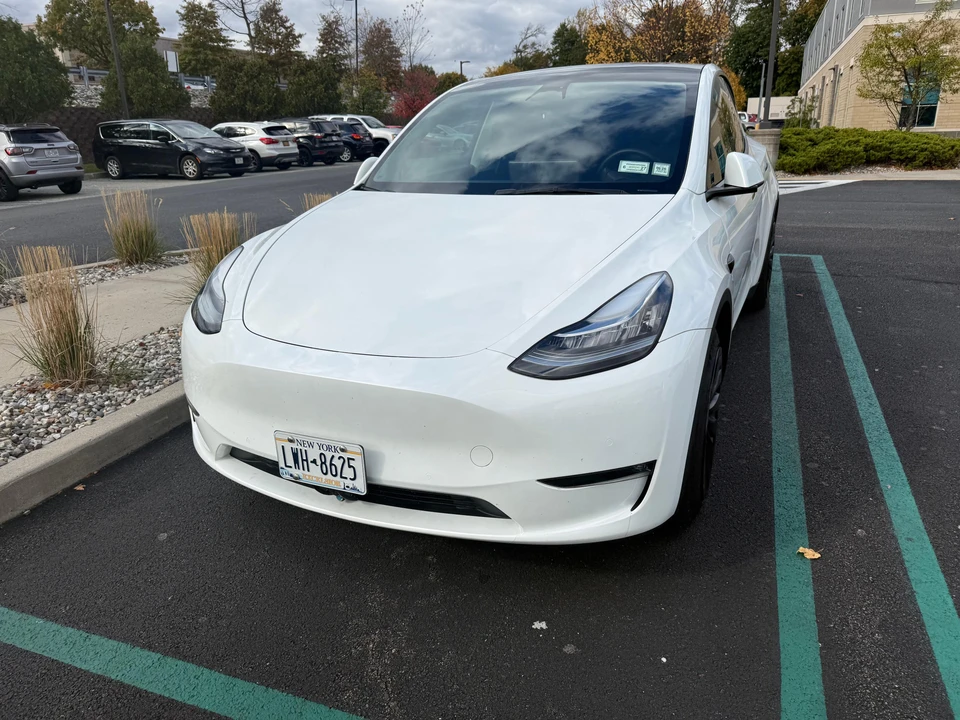 2022 Tesla Model Y - Image 7 of 31