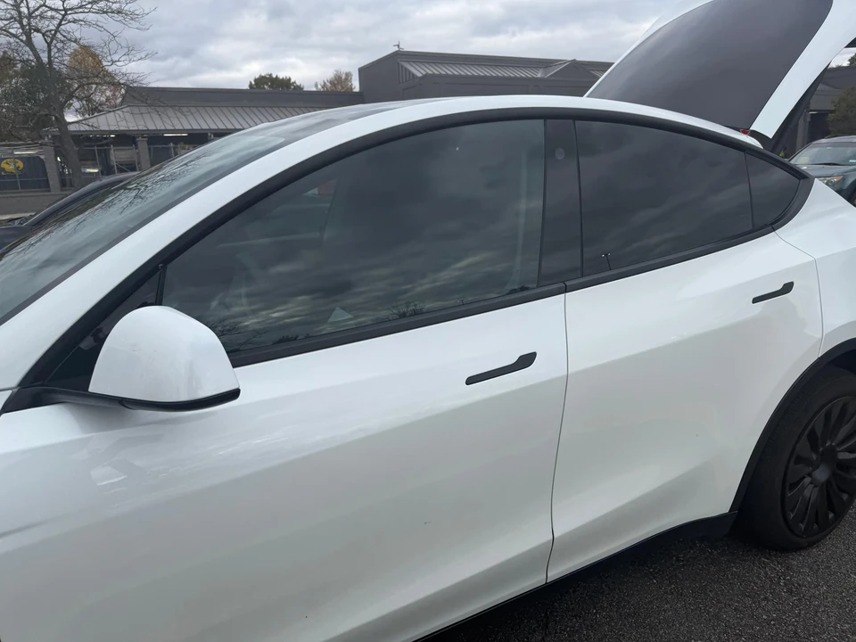2022 Tesla Model Y - Image 25 of 31