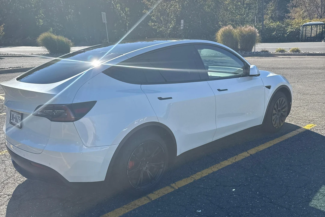 2022 Tesla Model Y - Image 15 of 31