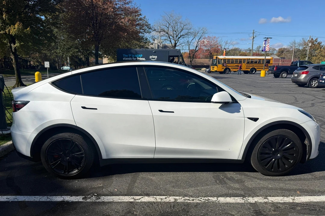 2022 Tesla Model Y - Image 16 of 31