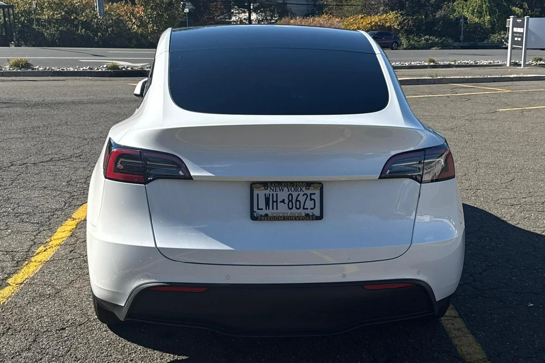 2022 Tesla Model Y - Image 5 of 31