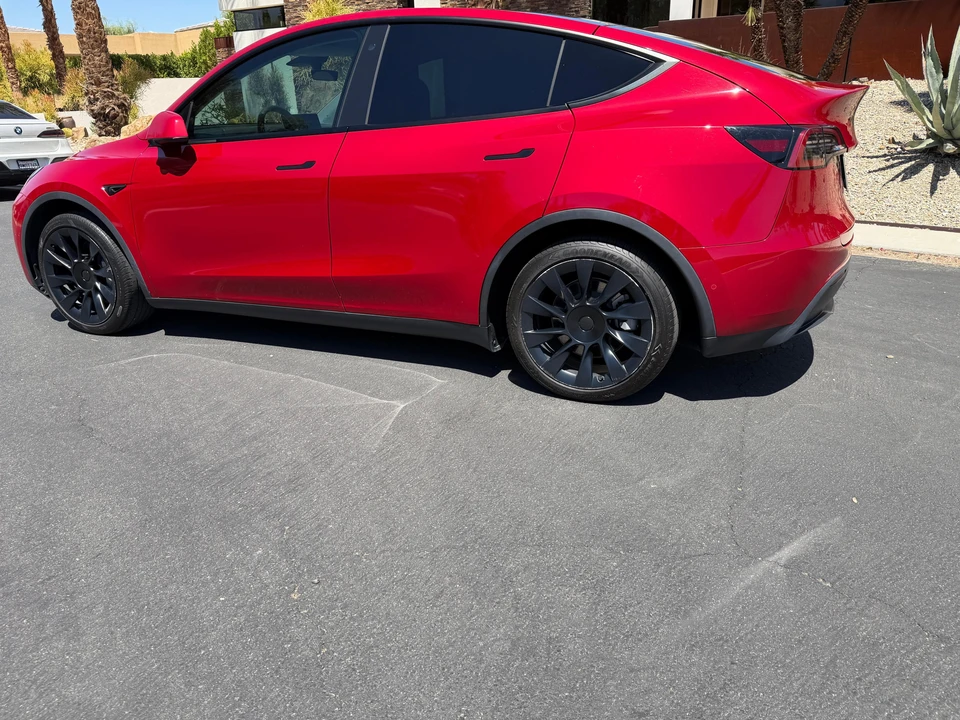 2022 Tesla Model Y - Image 9 of 31