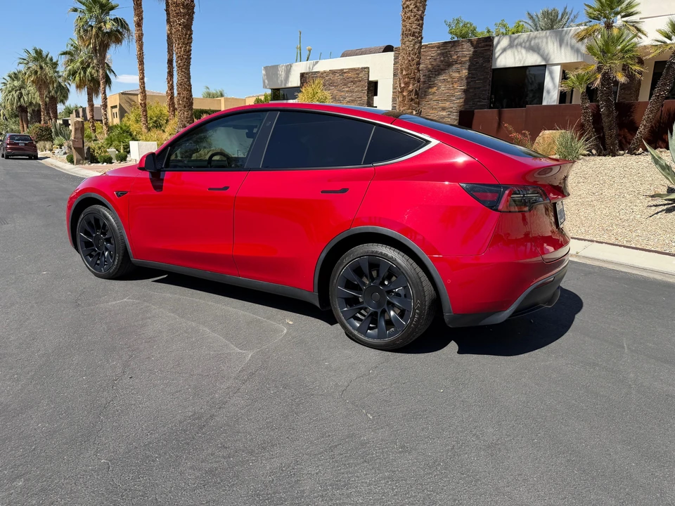 2022 Tesla Model Y - Image 10 of 31